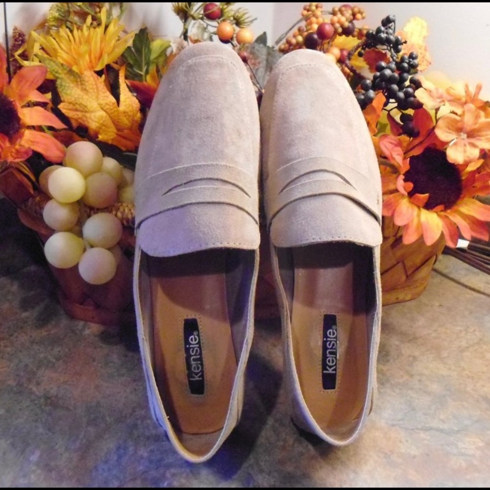 Taupe Kensie Loafers size 9